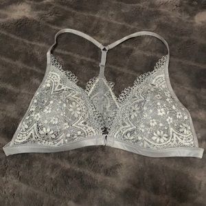 Victoria's Secret Intimates & Sleepwear - Victoria’s Secret XL Light Grey Lace Bralette Victoria's Secret Intimates & Sleepwear - Victoria’s Secret XL Light Grey Lace Bralette